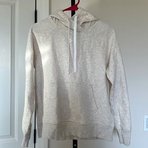 UA ladies sweatshirt. Light weight. Like new loose fit. Size small